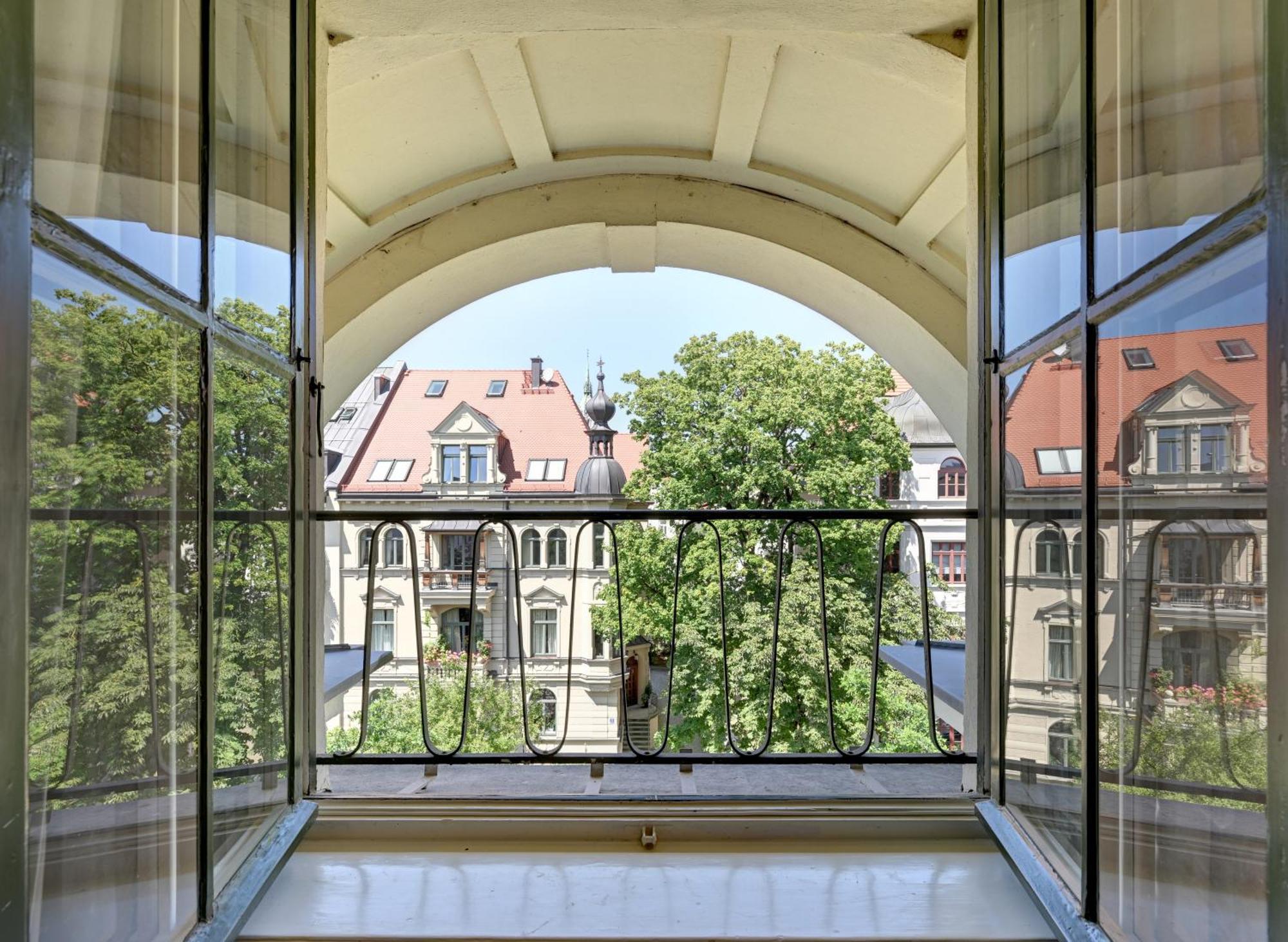 Uhland Hotel 3*