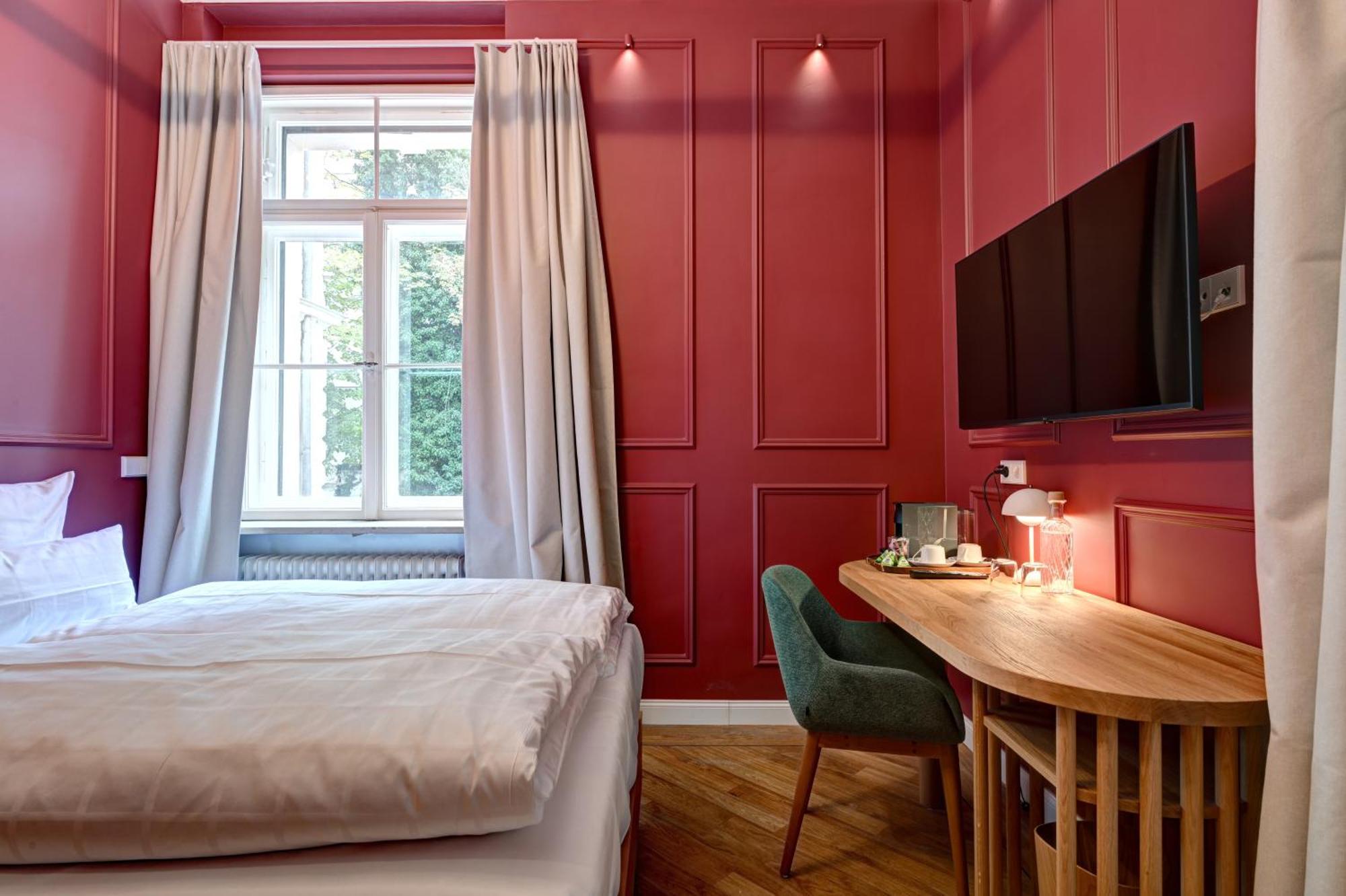 Hotel Uhland 3*