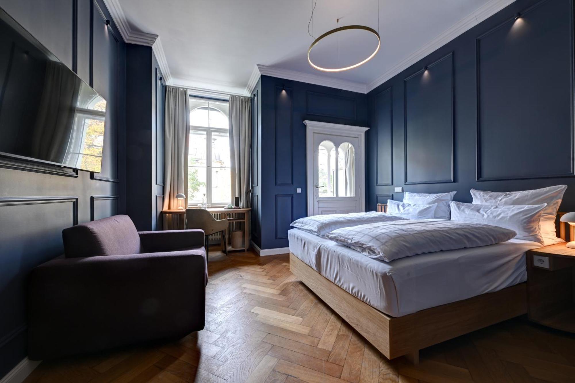 Uhland Hotel 3*